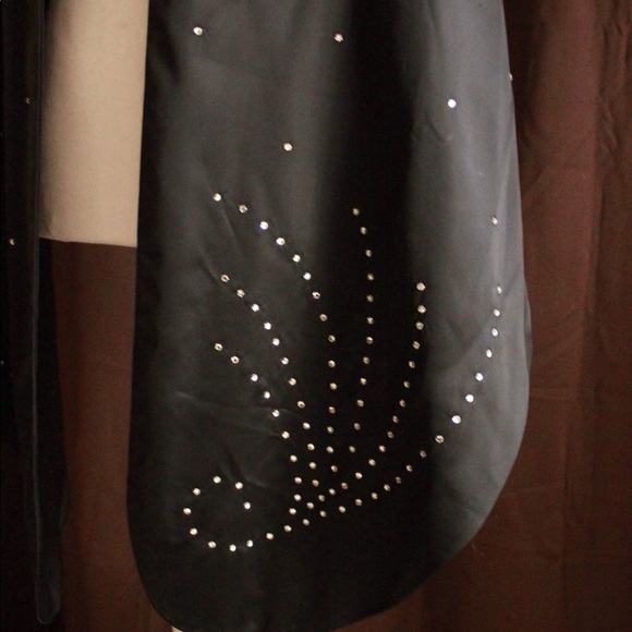 Beautiful rhinestoned scarf/wrap - Picture 3 of 3